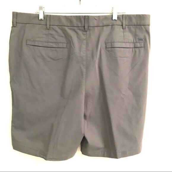 Izod flat front light gray shorts 40 - Picture 2 of 7
